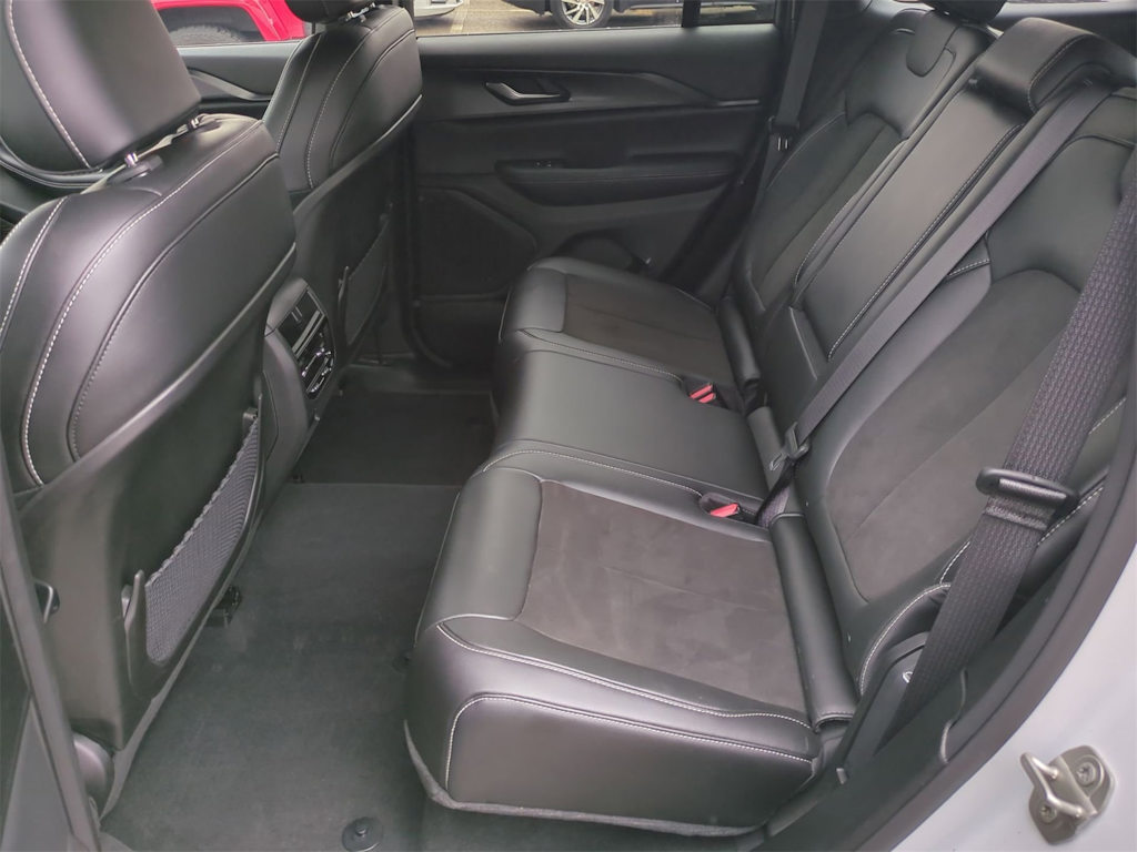 Thumbnail: 2023 Jeep Grand Cherokee - 27