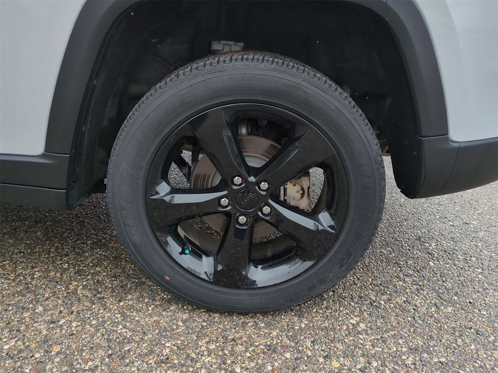 Thumbnail: 2023 Jeep Grand Cherokee - 8