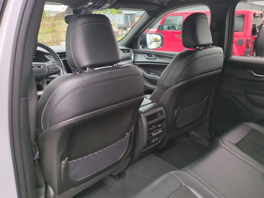 Thumbnail: 2023 Jeep Grand Cherokee - 12