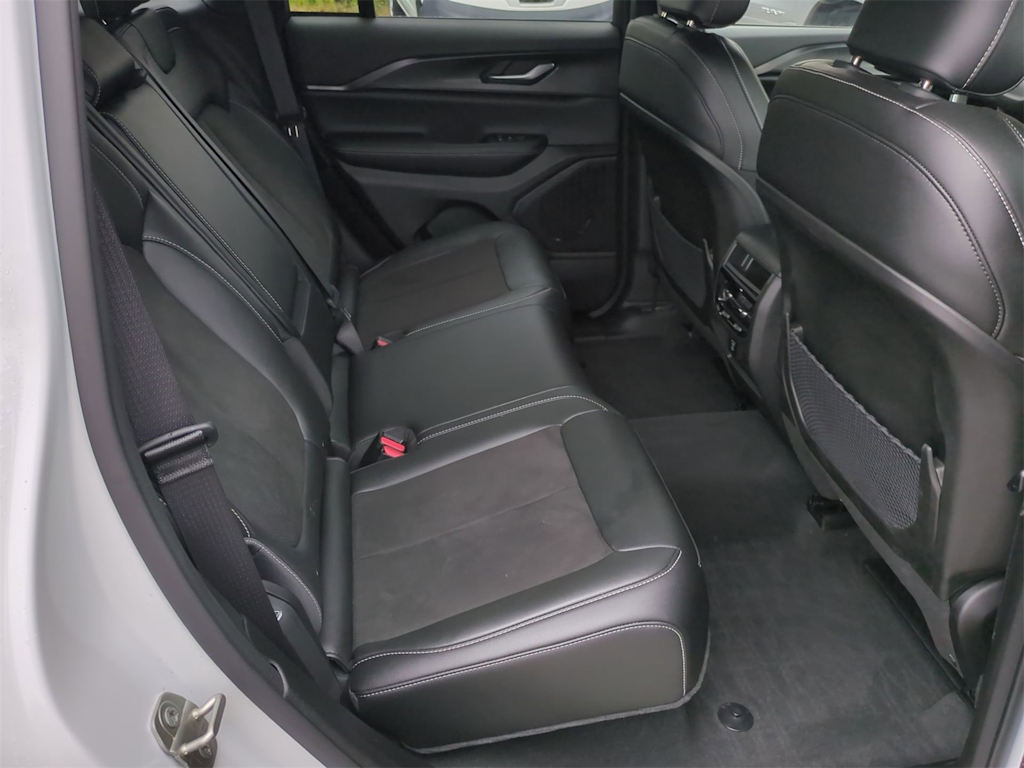 Thumbnail: 2023 Jeep Grand Cherokee - 28