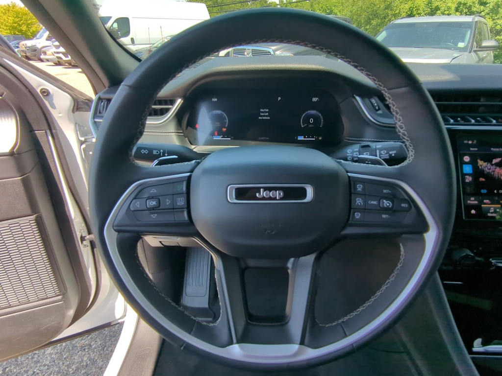 Thumbnail: 2023 Jeep Grand Cherokee - 13