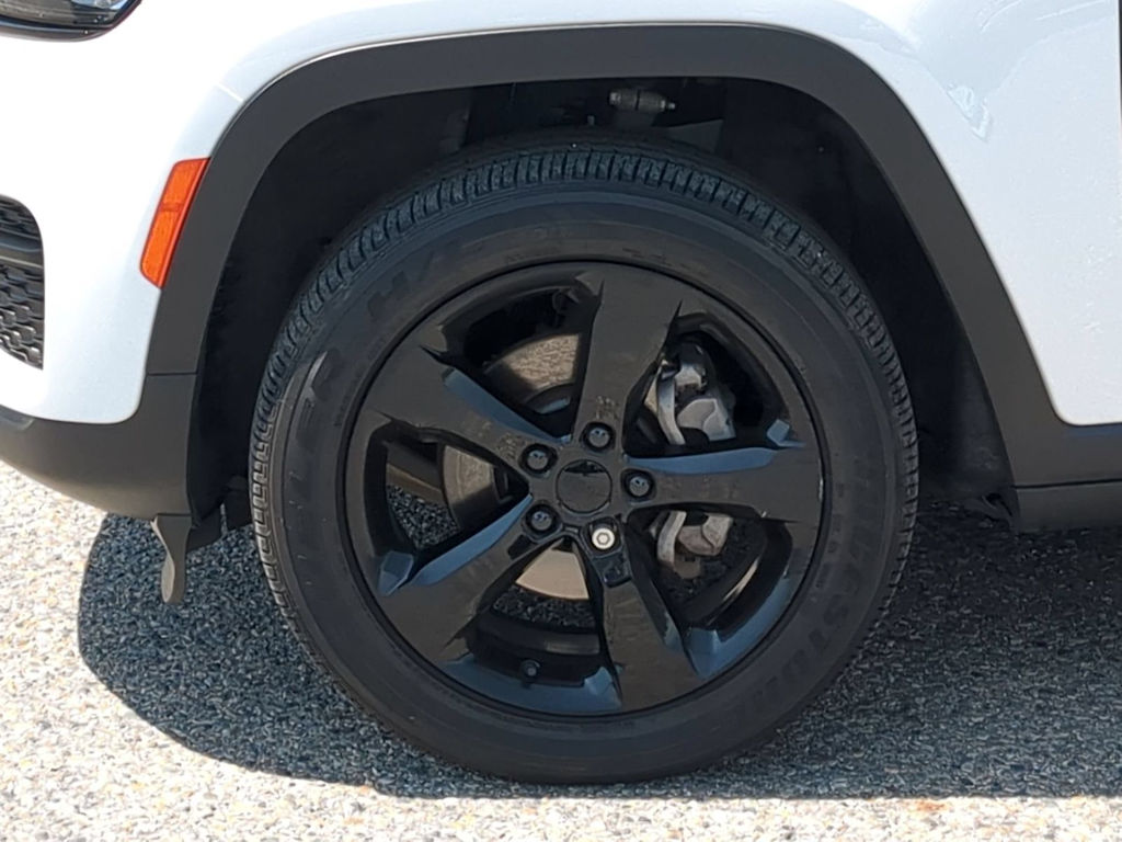 Thumbnail: 2023 Jeep Grand Cherokee - 8