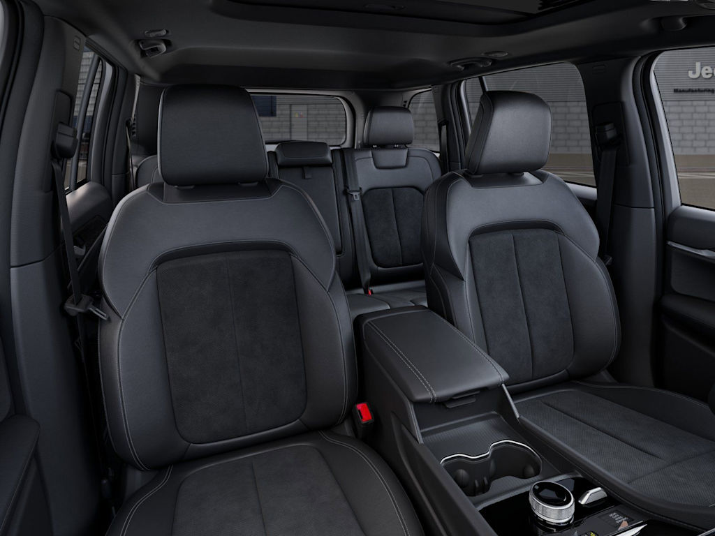 Thumbnail: 2026 Jeep Grand Cherokee - 9