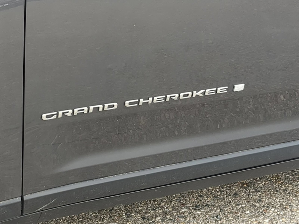Thumbnail: 2023 Jeep Grand Cherokee - 23