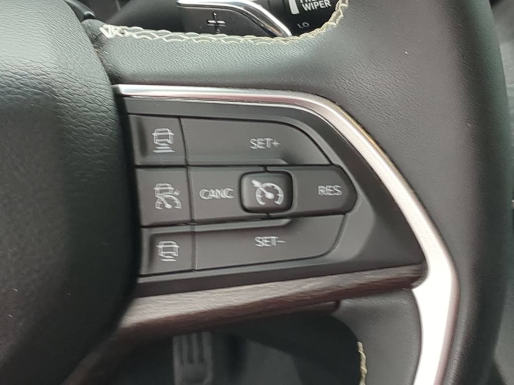 Thumbnail: 2023 Jeep Grand Cherokee - 28