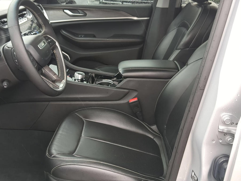Thumbnail: 2023 Jeep Grand Cherokee - 10
