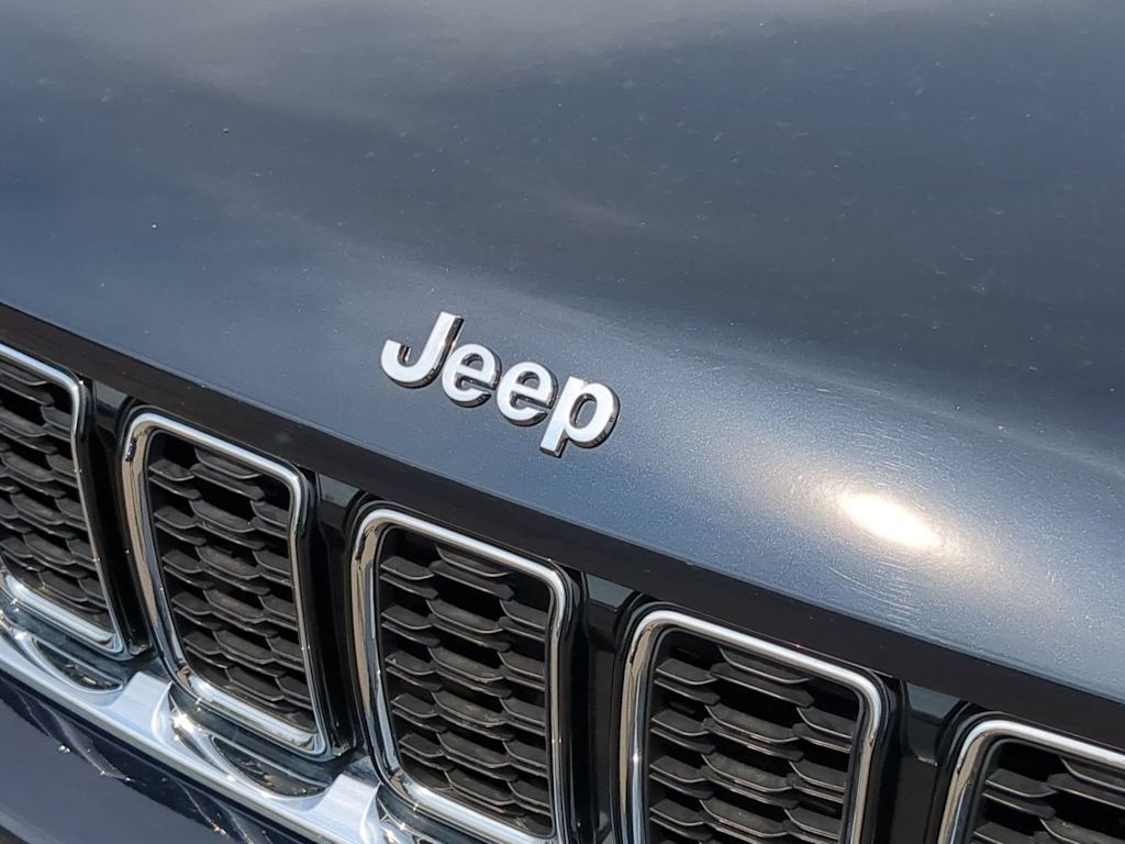 Thumbnail: 2023 Jeep Grand Cherokee - 7