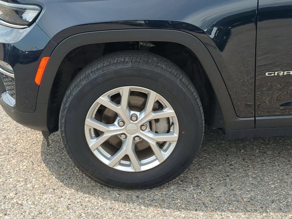 Thumbnail: 2023 Jeep Grand Cherokee - 8