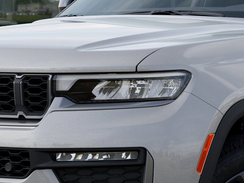 Thumbnail: 2026 Jeep Grand Cherokee - 17