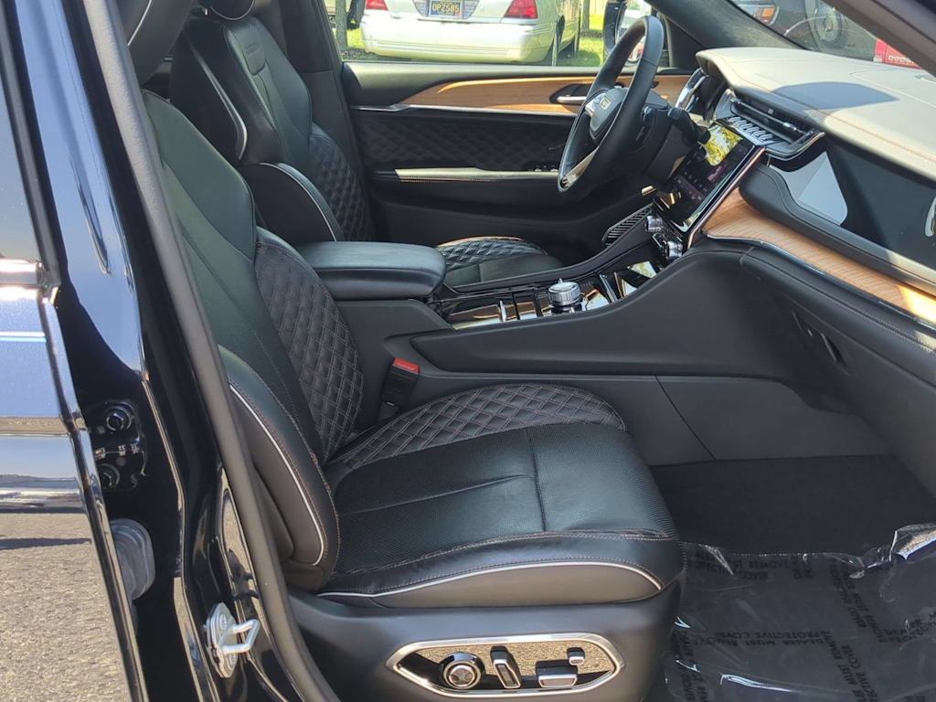 Thumbnail: 2024 Jeep Grand Cherokee - 10