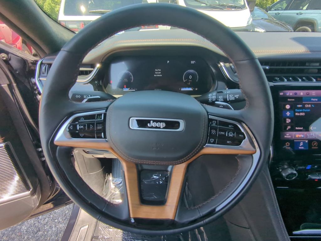 Thumbnail: 2024 Jeep Grand Cherokee - 12
