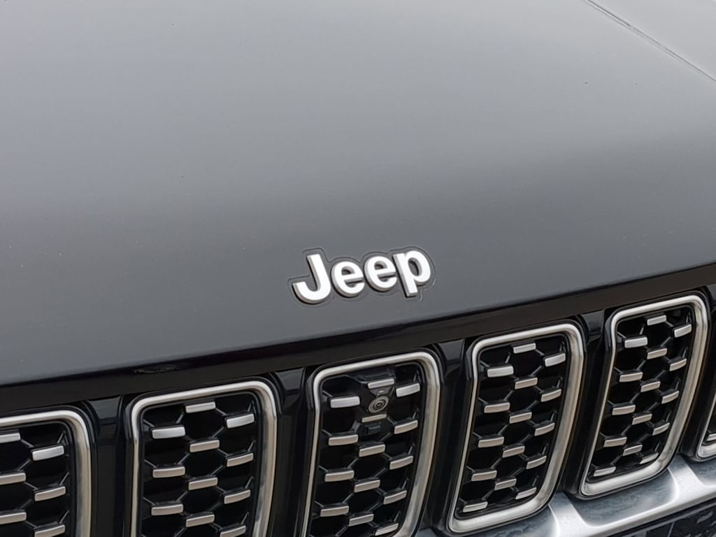Thumbnail: 2024 Jeep Grand Cherokee - 6