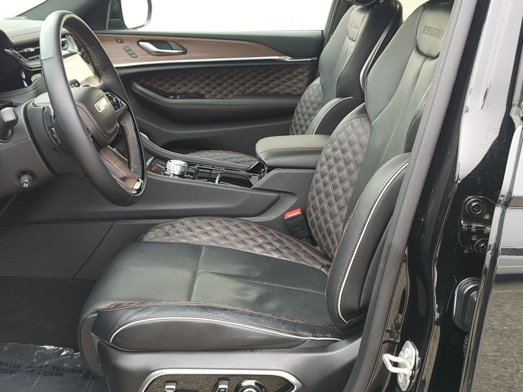 Thumbnail: 2024 Jeep Grand Cherokee - 9