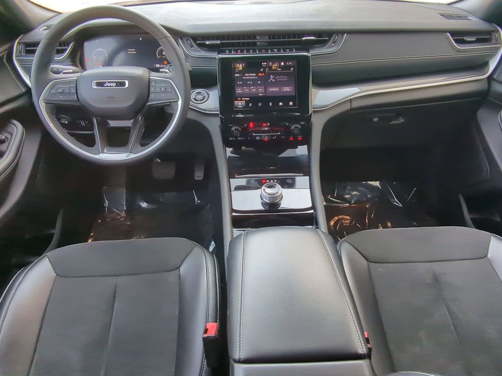 Thumbnail: 2023 Jeep Grand Cherokee L - 9