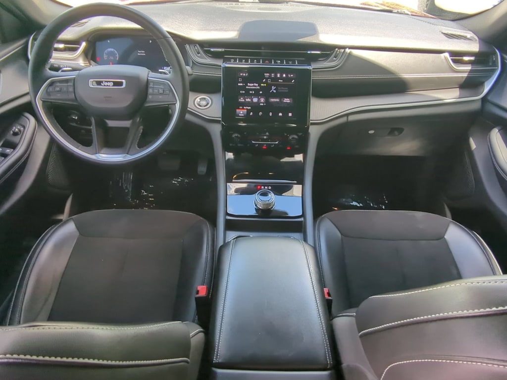 Thumbnail: 2023 Jeep Grand Cherokee L - 9