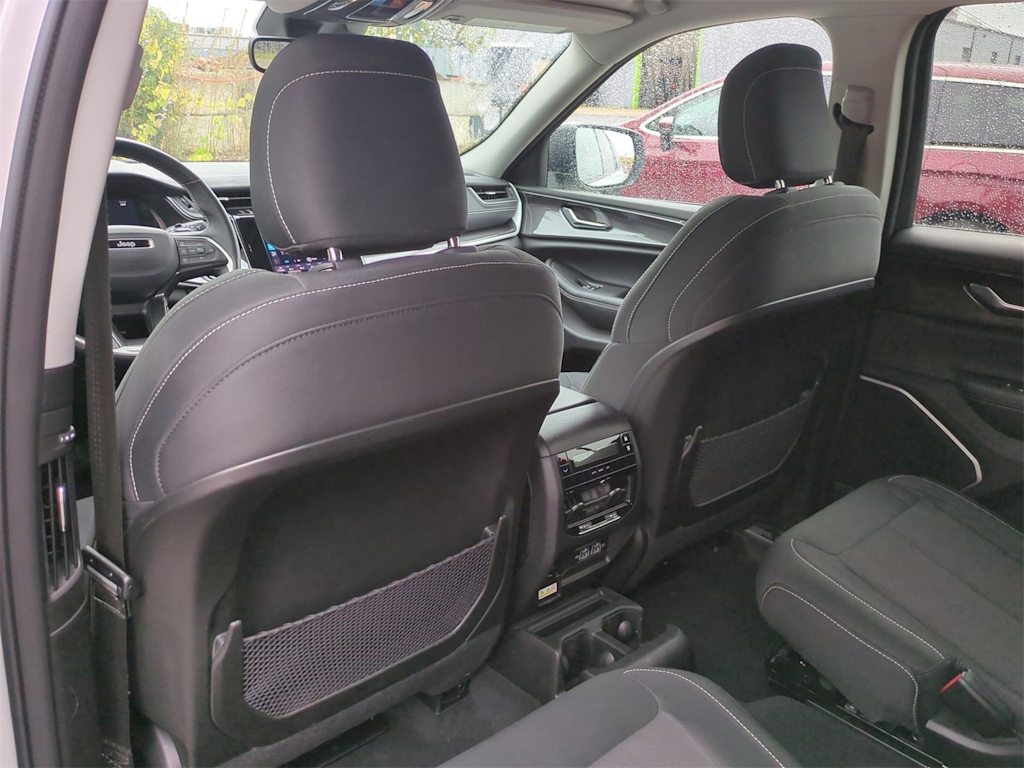 Thumbnail: 2022 Jeep Grand Cherokee L - 11