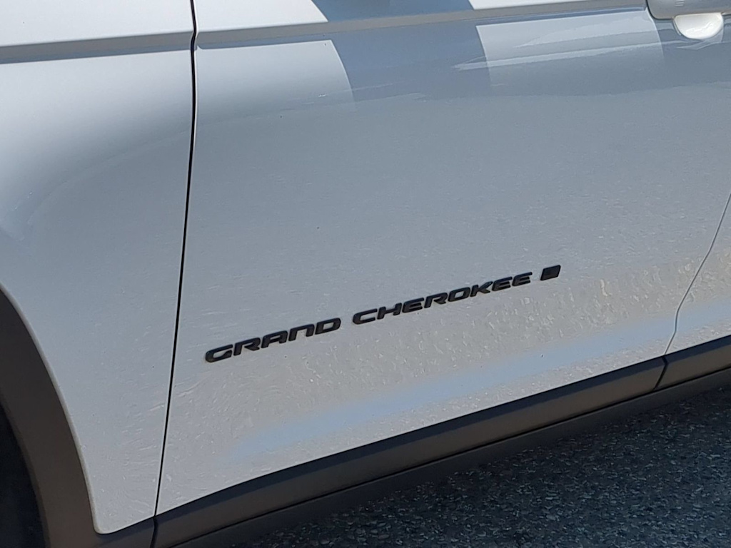 Thumbnail: 2022 Jeep Grand Cherokee L - 23