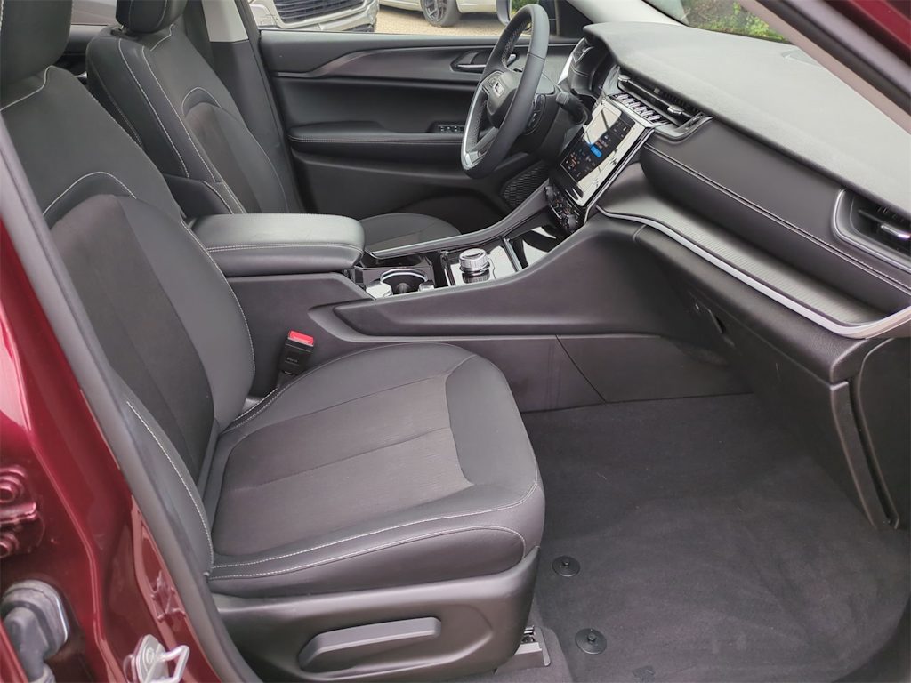 Thumbnail: 2023 Jeep Grand Cherokee L - 11