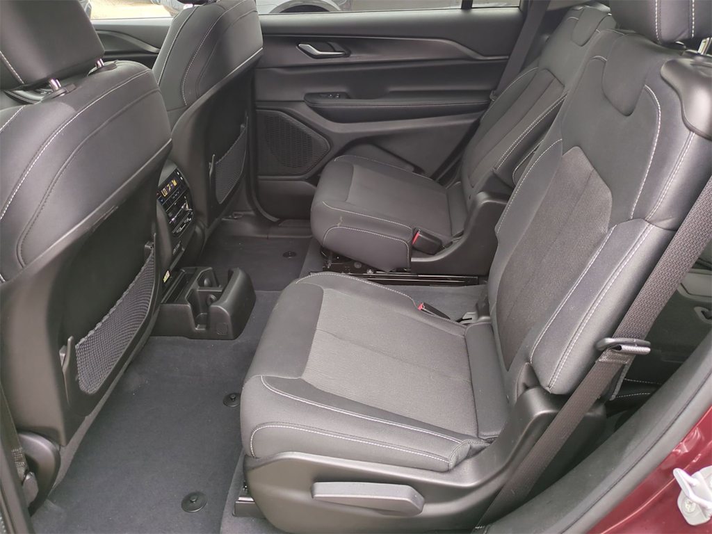 Thumbnail: 2023 Jeep Grand Cherokee L - 28