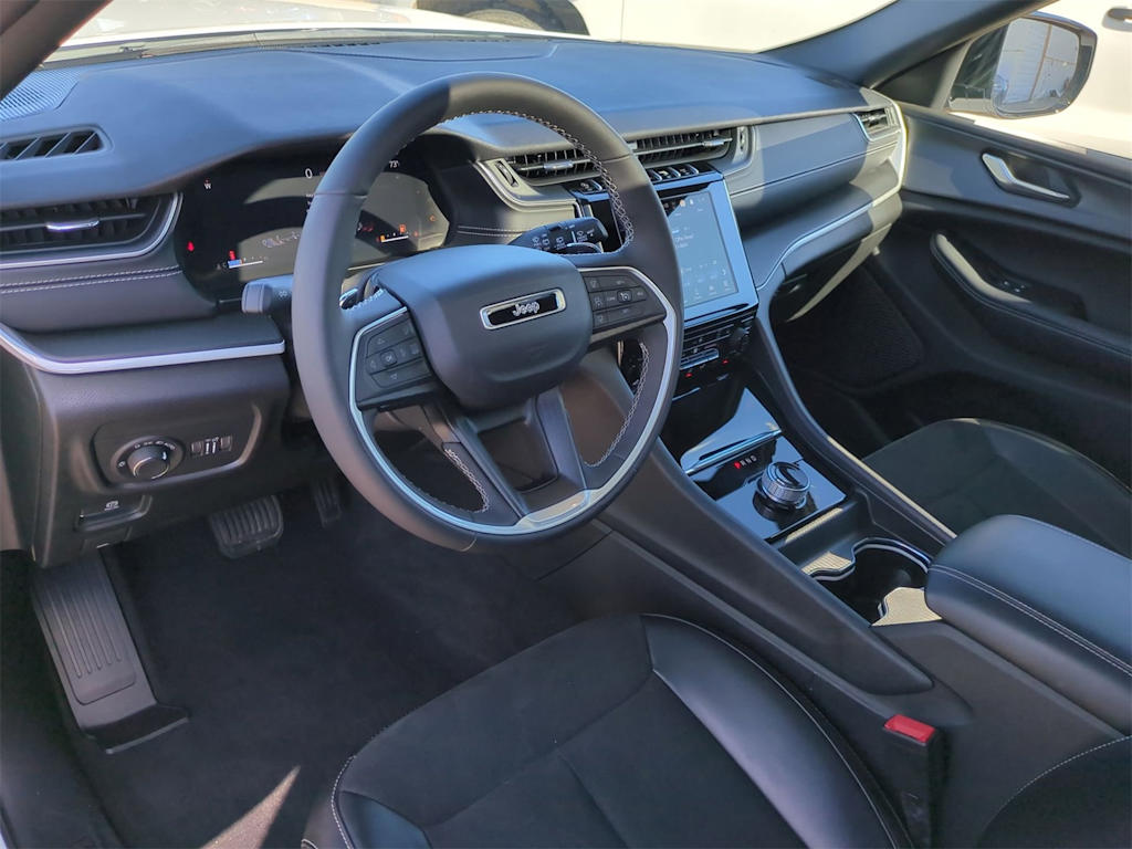 Thumbnail: 2023 Jeep Grand Cherokee L - 2