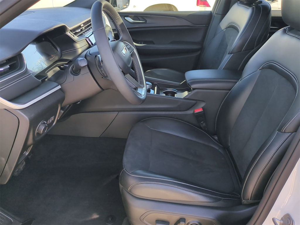 Thumbnail: 2023 Jeep Grand Cherokee L - 10