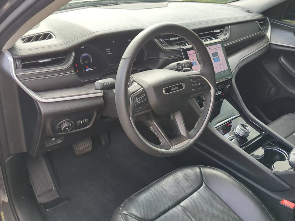 Thumbnail: 2023 Jeep Grand Cherokee L - 2