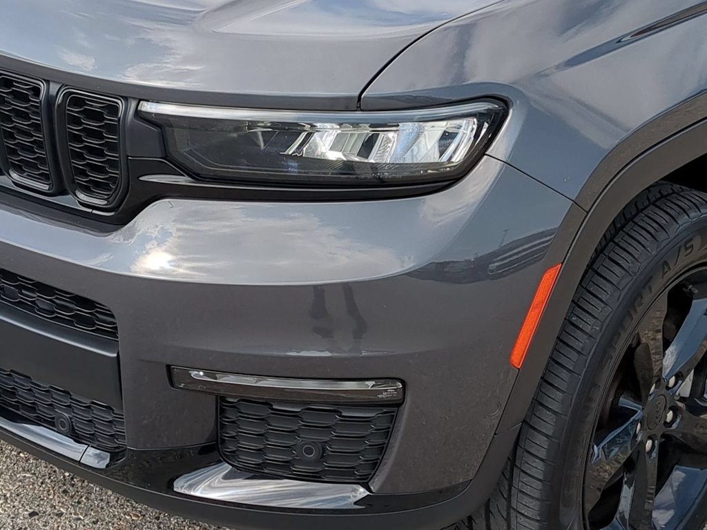 Thumbnail: 2023 Jeep Grand Cherokee L - 21