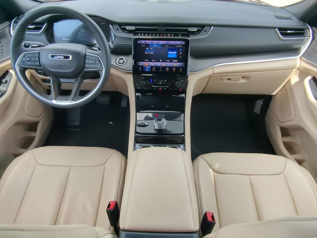 Thumbnail: 2023 Jeep Grand Cherokee L - 9