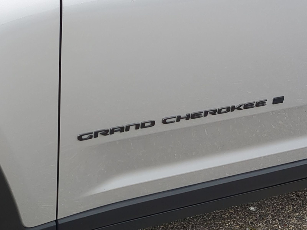 Thumbnail: 2023 Jeep Grand Cherokee L - 23