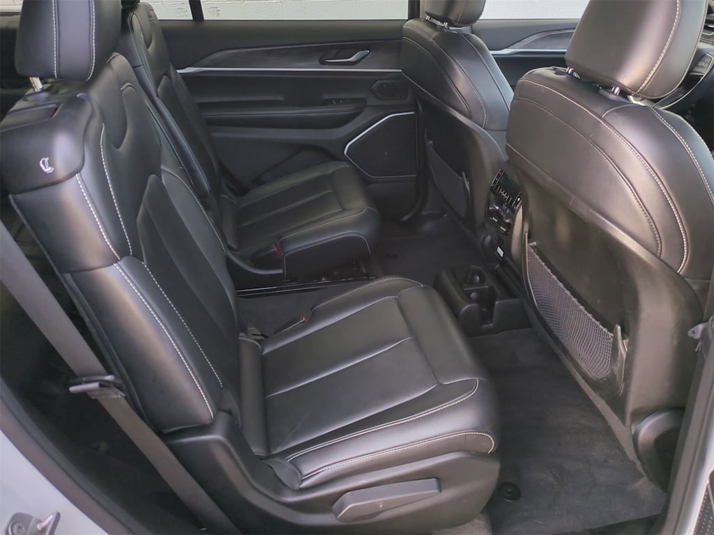 Thumbnail: 2022 Jeep Grand Cherokee L - 28