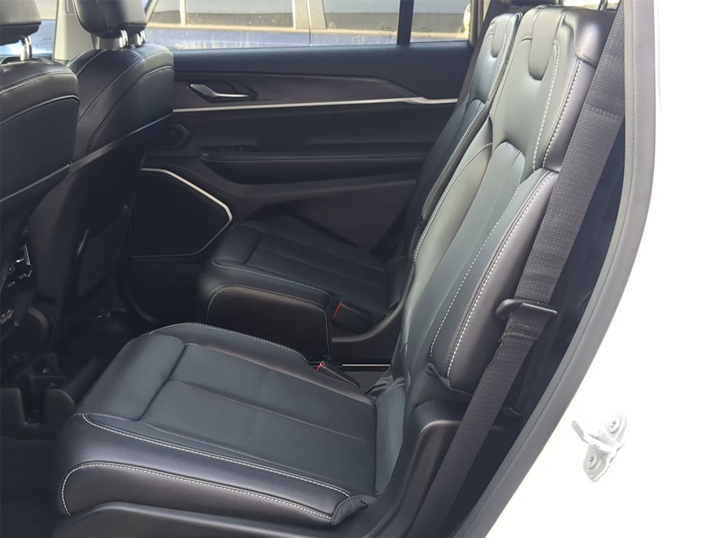 Thumbnail: 2022 Jeep Grand Cherokee L - 12