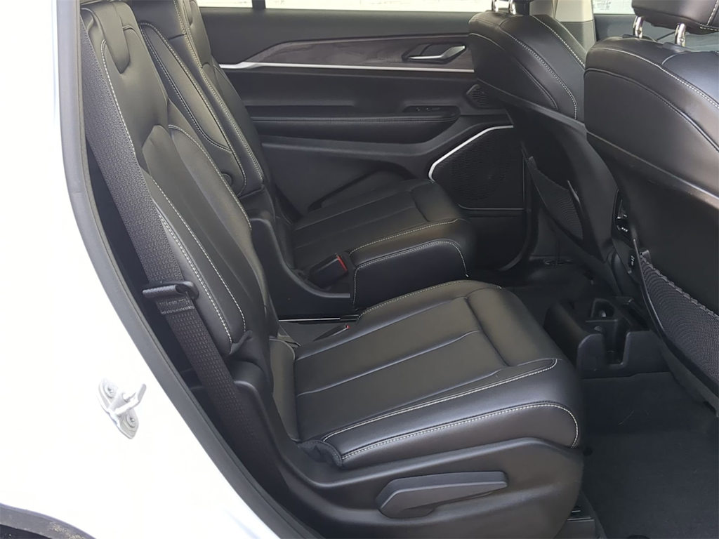 Thumbnail: 2022 Jeep Grand Cherokee L - 35