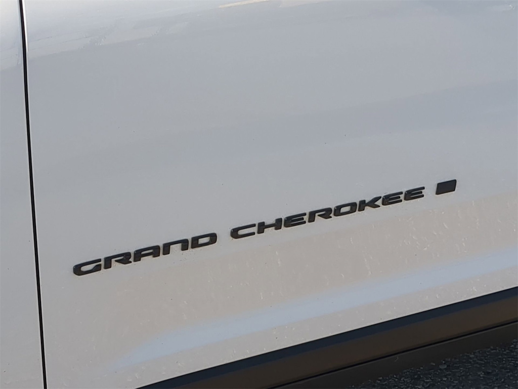 Thumbnail: 2022 Jeep Grand Cherokee L - 32