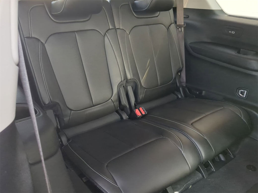 Thumbnail: 2022 Jeep Grand Cherokee L - 37