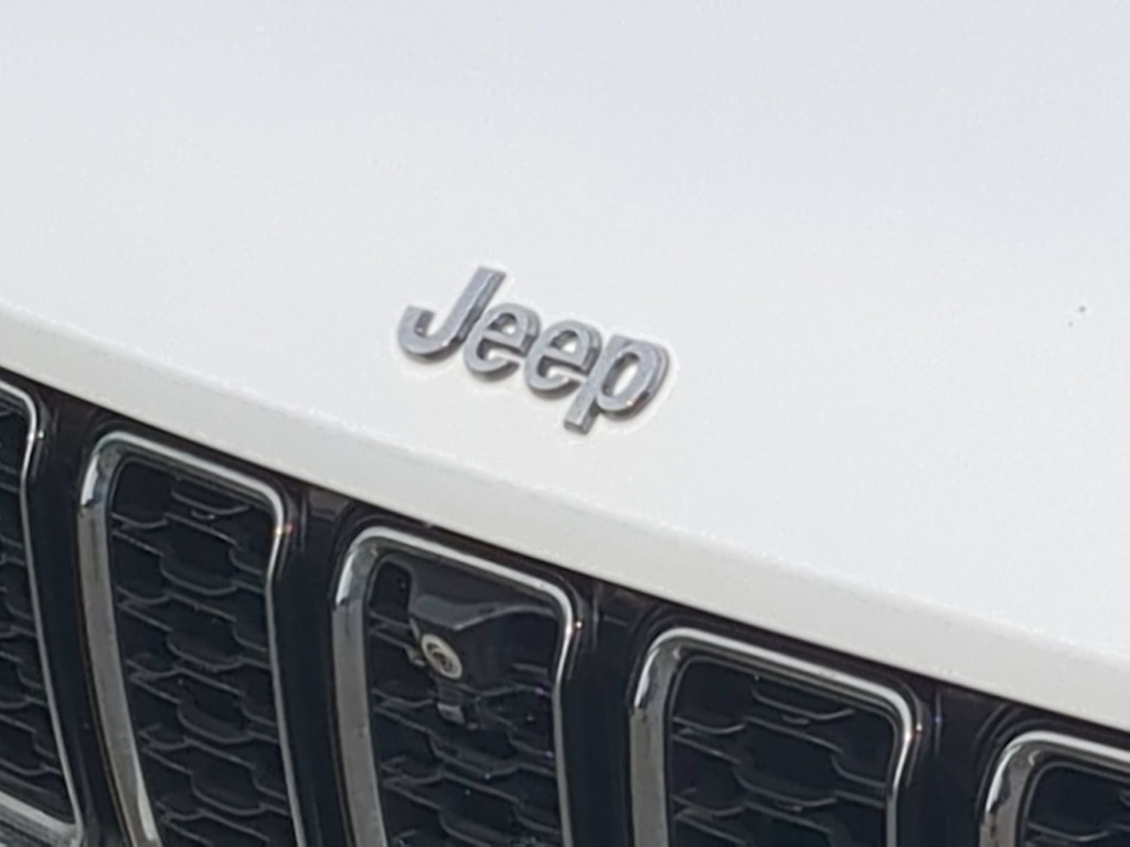 Thumbnail: 2023 Jeep Grand Cherokee L - 7