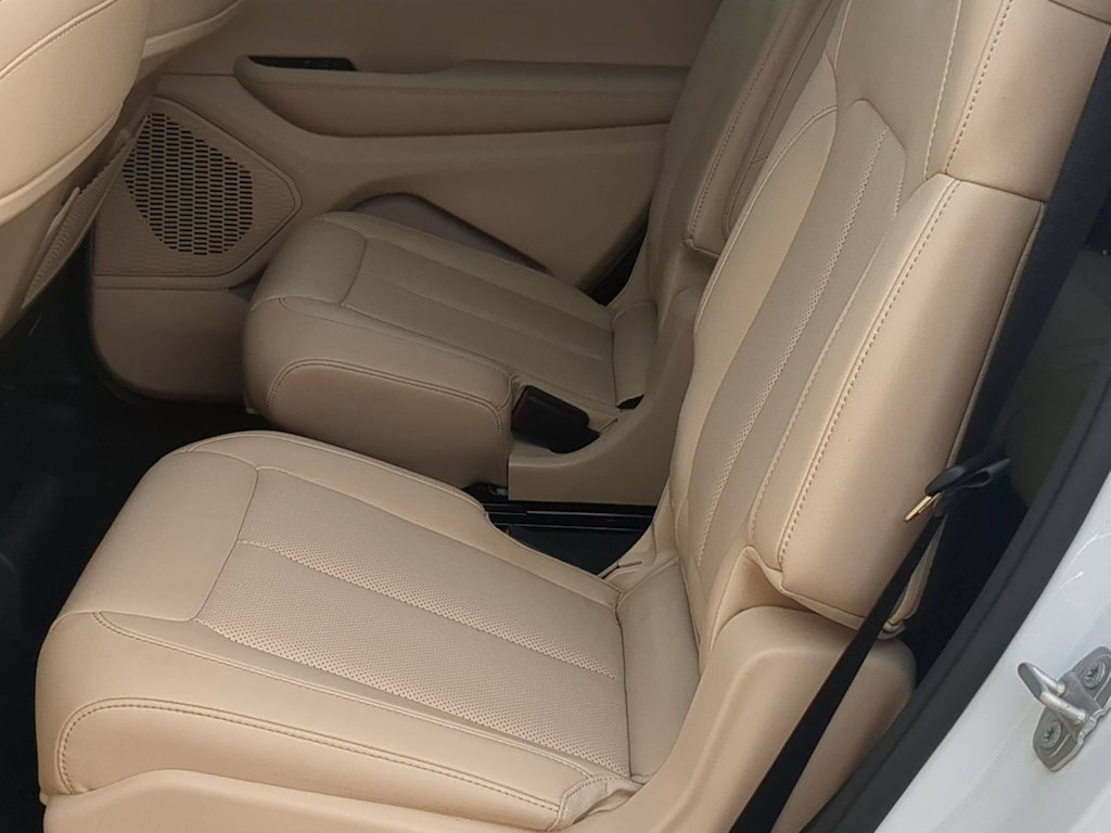 Thumbnail: 2023 Jeep Grand Cherokee L - 11