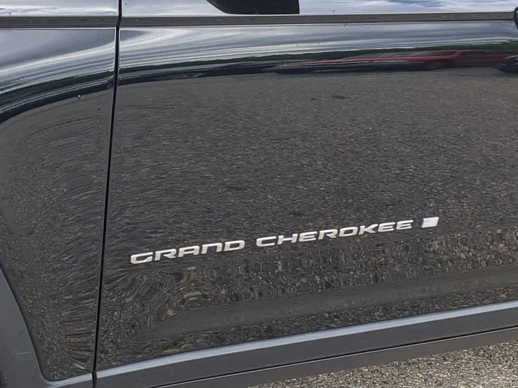 Thumbnail: 2023 Jeep Grand Cherokee L - 22