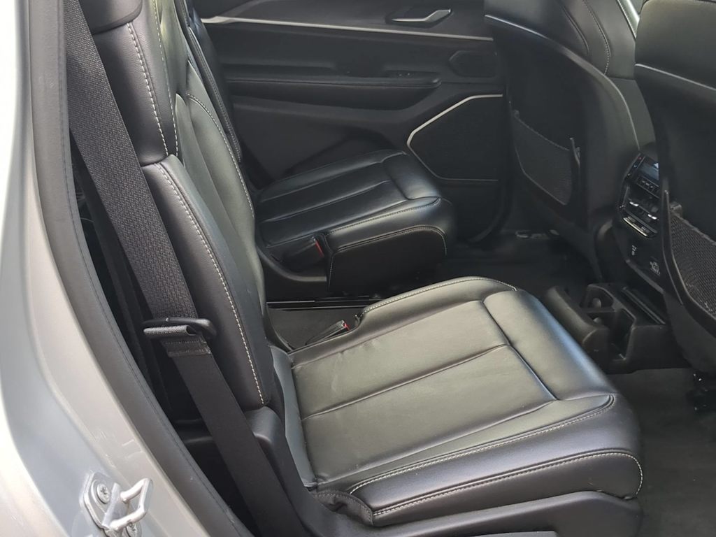 Thumbnail: 2021 Jeep Grand Cherokee L - 24