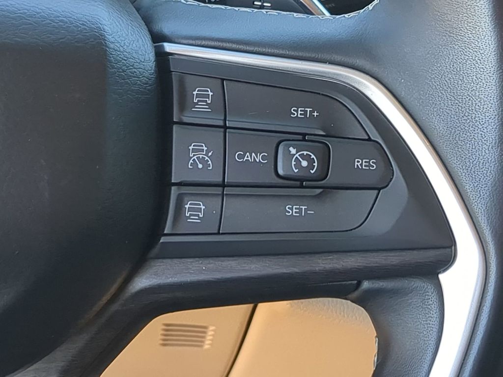 Thumbnail: 2021 Jeep Grand Cherokee L - 28