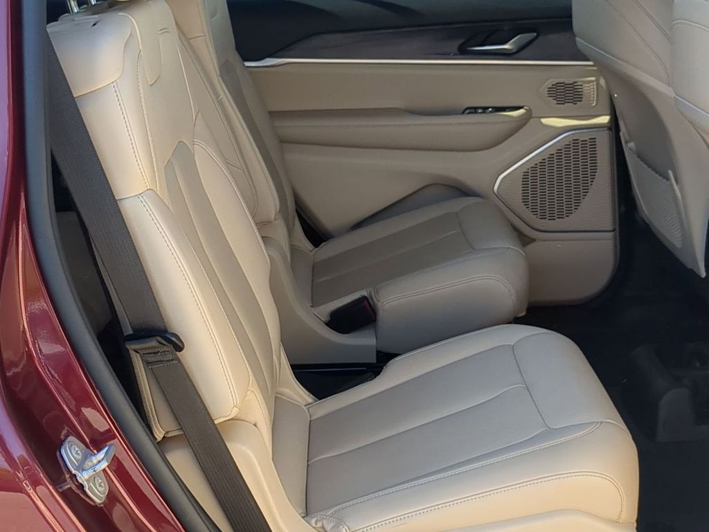 Thumbnail: 2021 Jeep Grand Cherokee L - 25