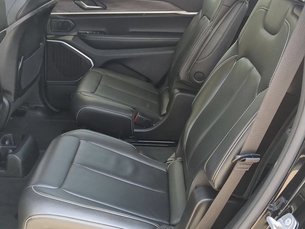 Thumbnail: 2022 Jeep Grand Cherokee L - 11