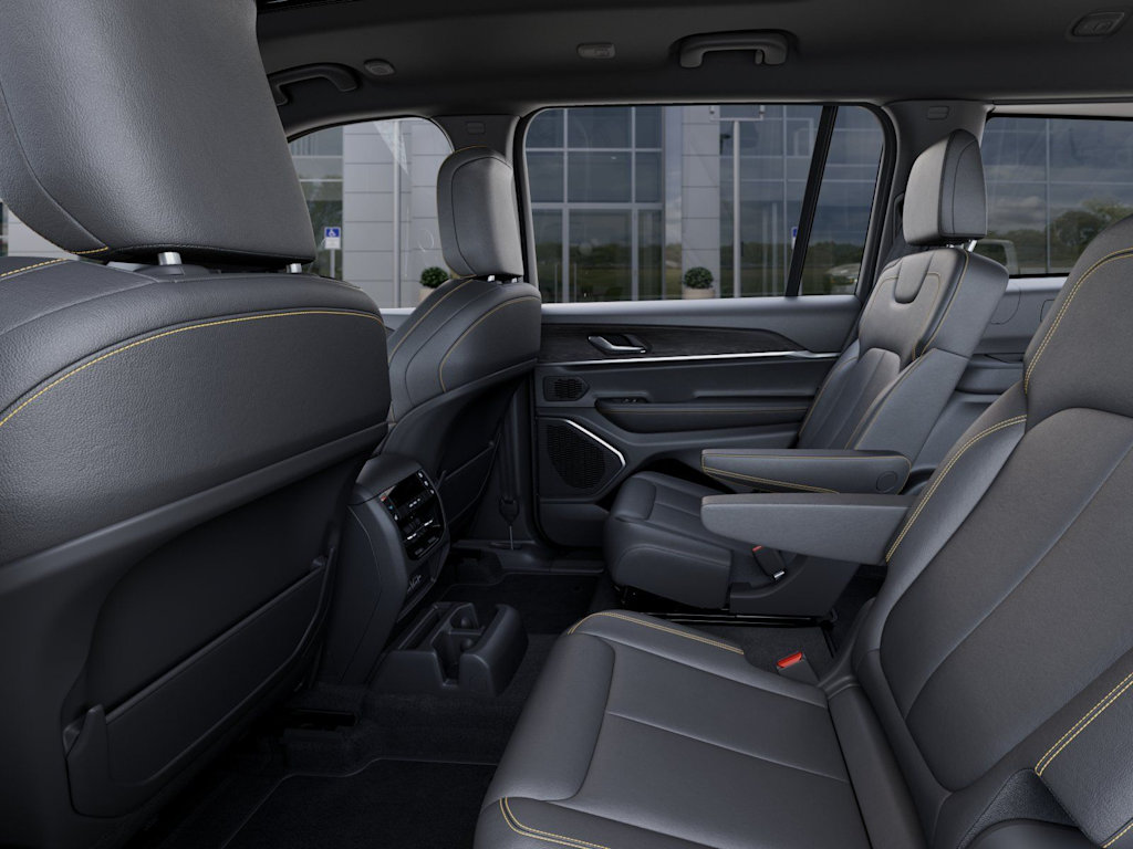 Thumbnail: 2026 Jeep Grand Cherokee L - 12