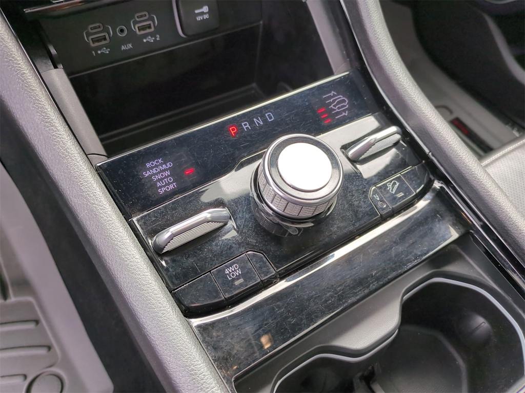 2023 Jeep Grand Cherokee L Overland 33