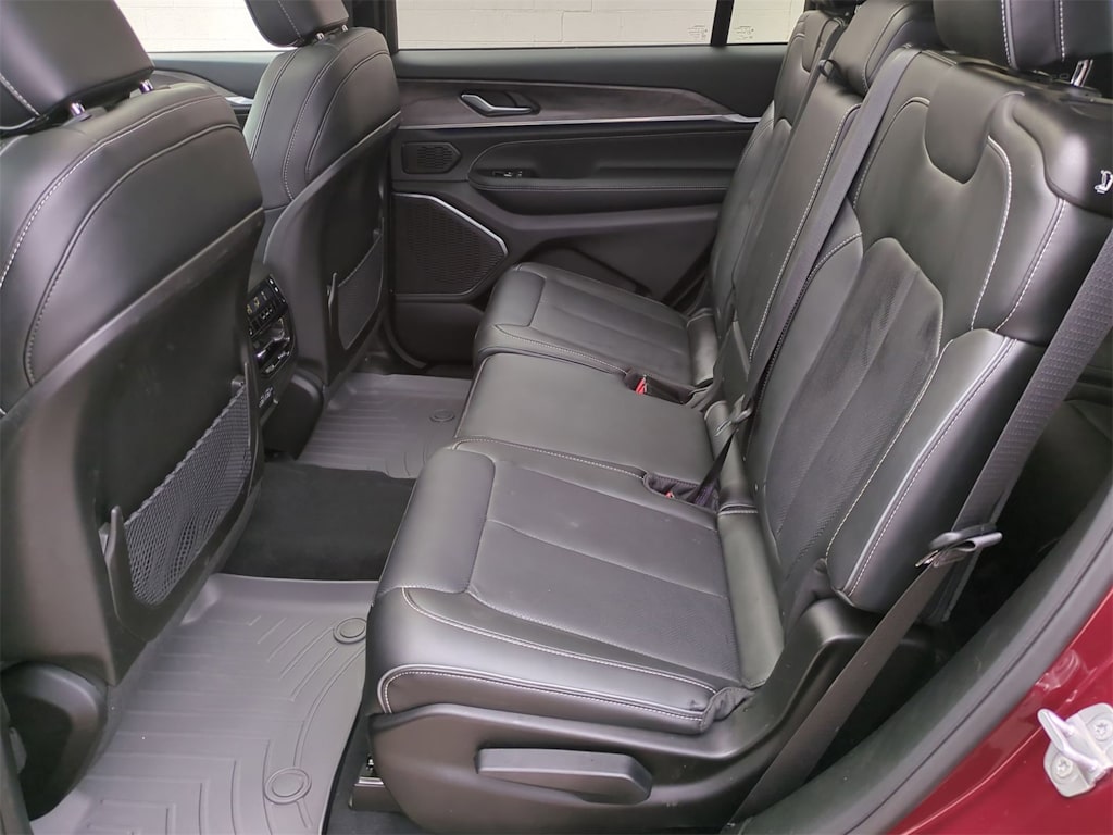 2023 Jeep Grand Cherokee L Overland 25
