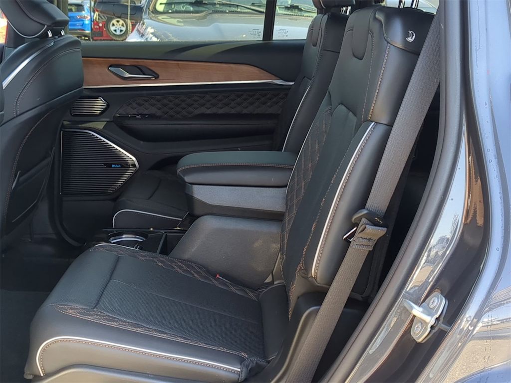 Thumbnail: 2023 Jeep Grand Cherokee L - 12