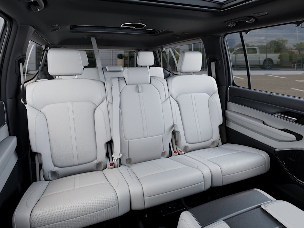 Thumbnail: 2026 Jeep Grand Wagoneer L - 7