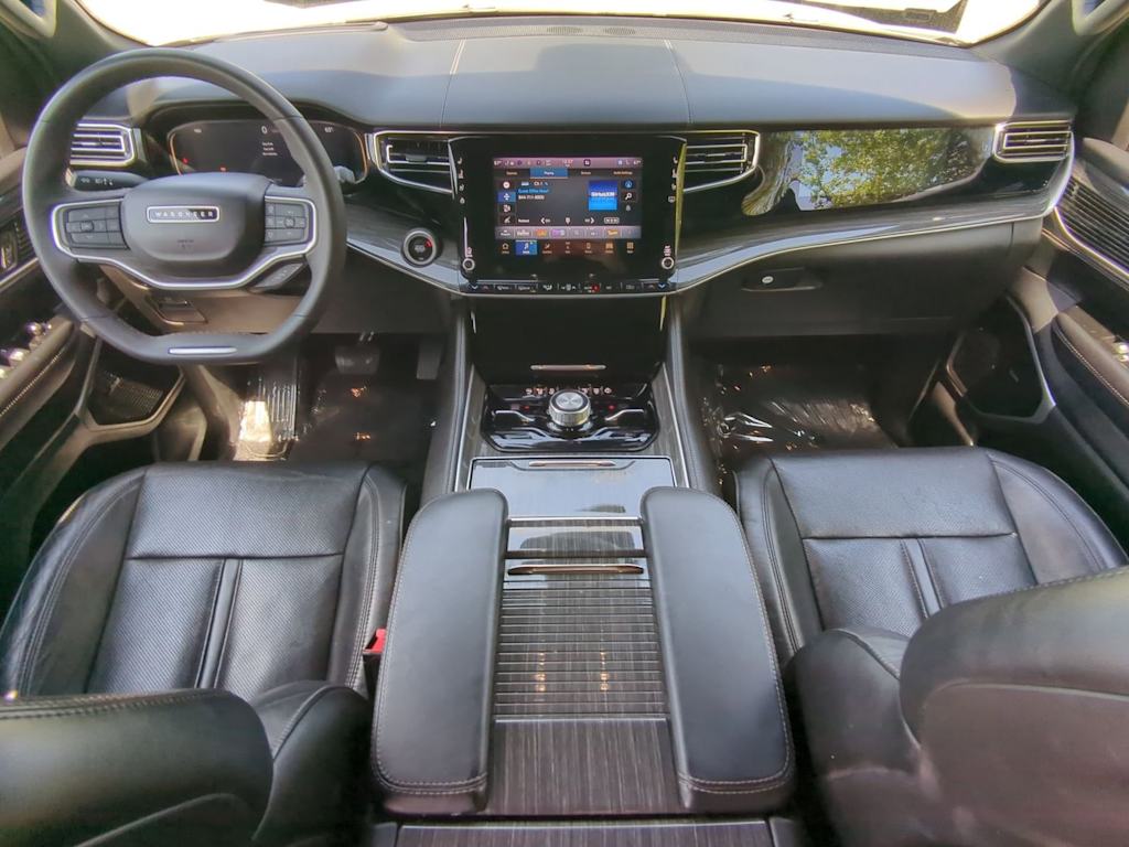 Thumbnail: 2022 Jeep Wagoneer - 9