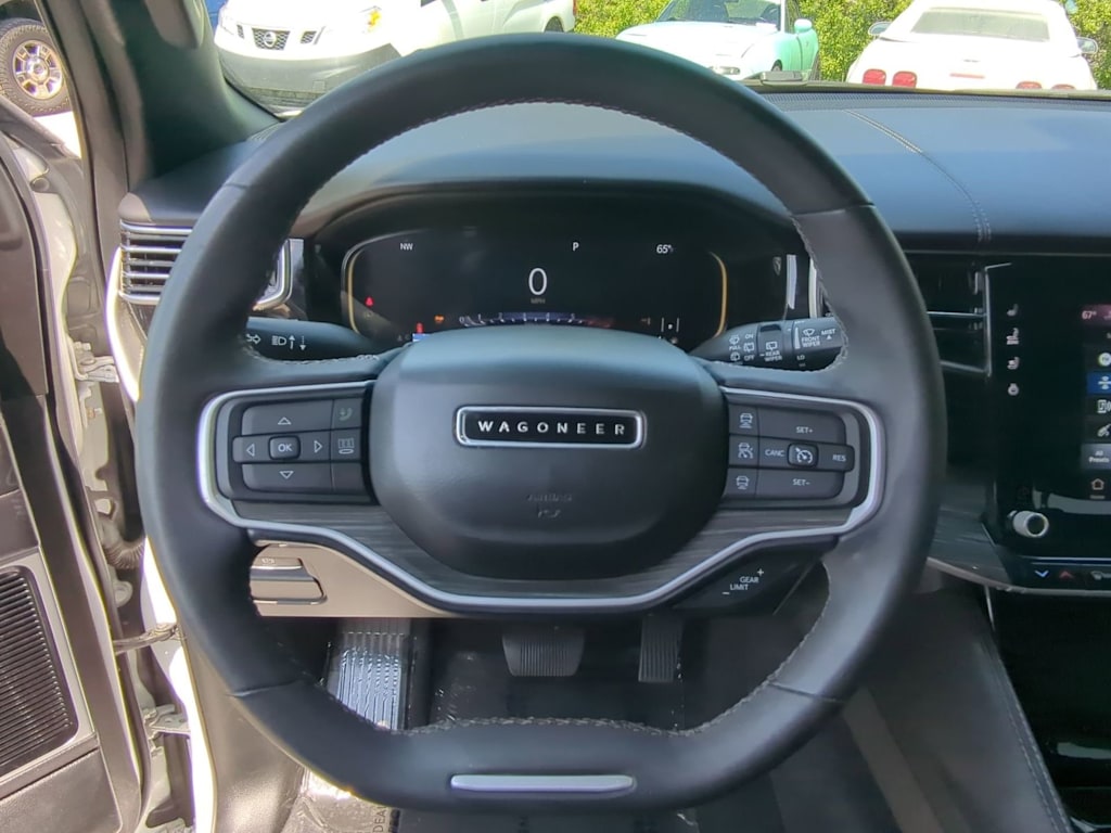 Thumbnail: 2022 Jeep Wagoneer - 13