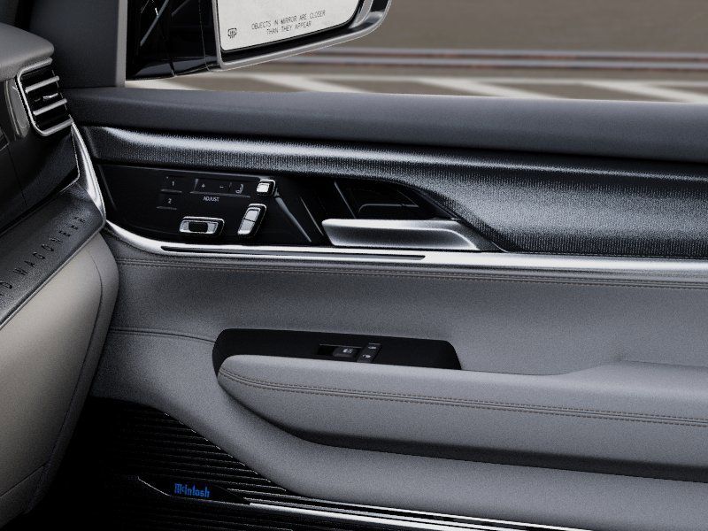 Thumbnail: 2026 Jeep Grand Wagoneer - 25