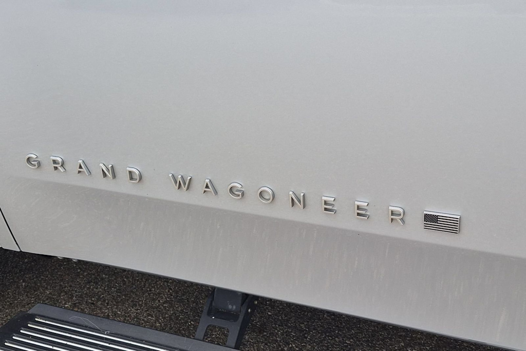 Thumbnail: 2022 Jeep Grand Wagoneer - 18